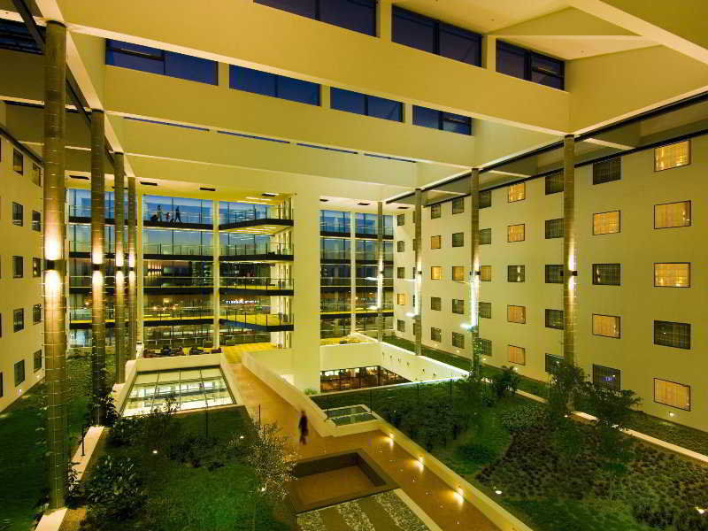 Courtyard By Marriott Prague Airport Hotel Exterior photo