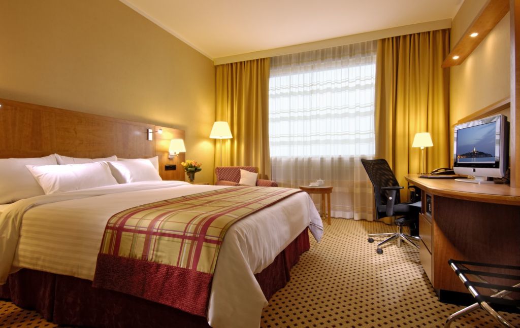 Courtyard By Marriott Prague Airport Hotel Room photo